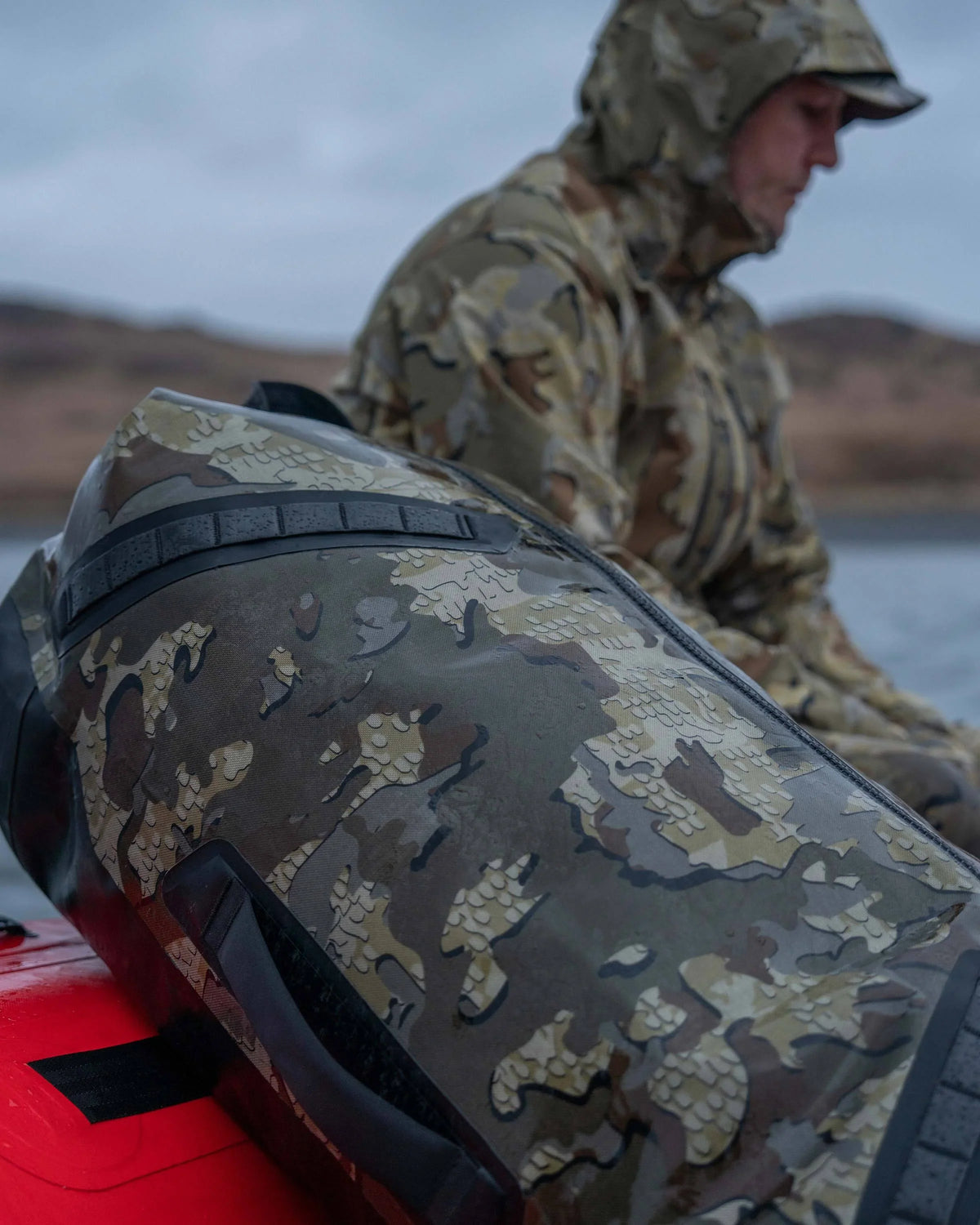 Kodiak 6600 Submersible Duffel | Stone